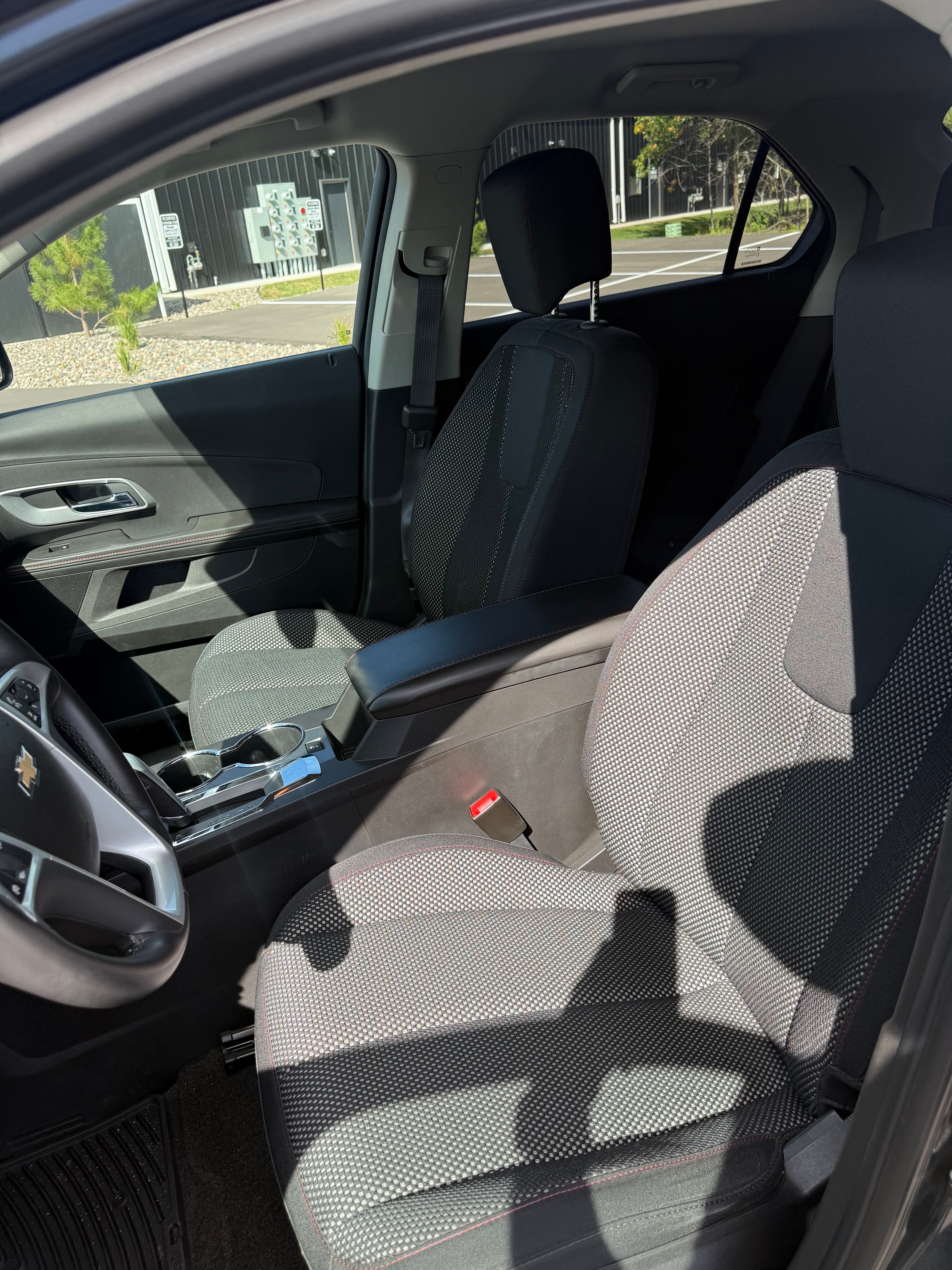 2011 Chevrolet Equinox 1LT — photo 8 of 15