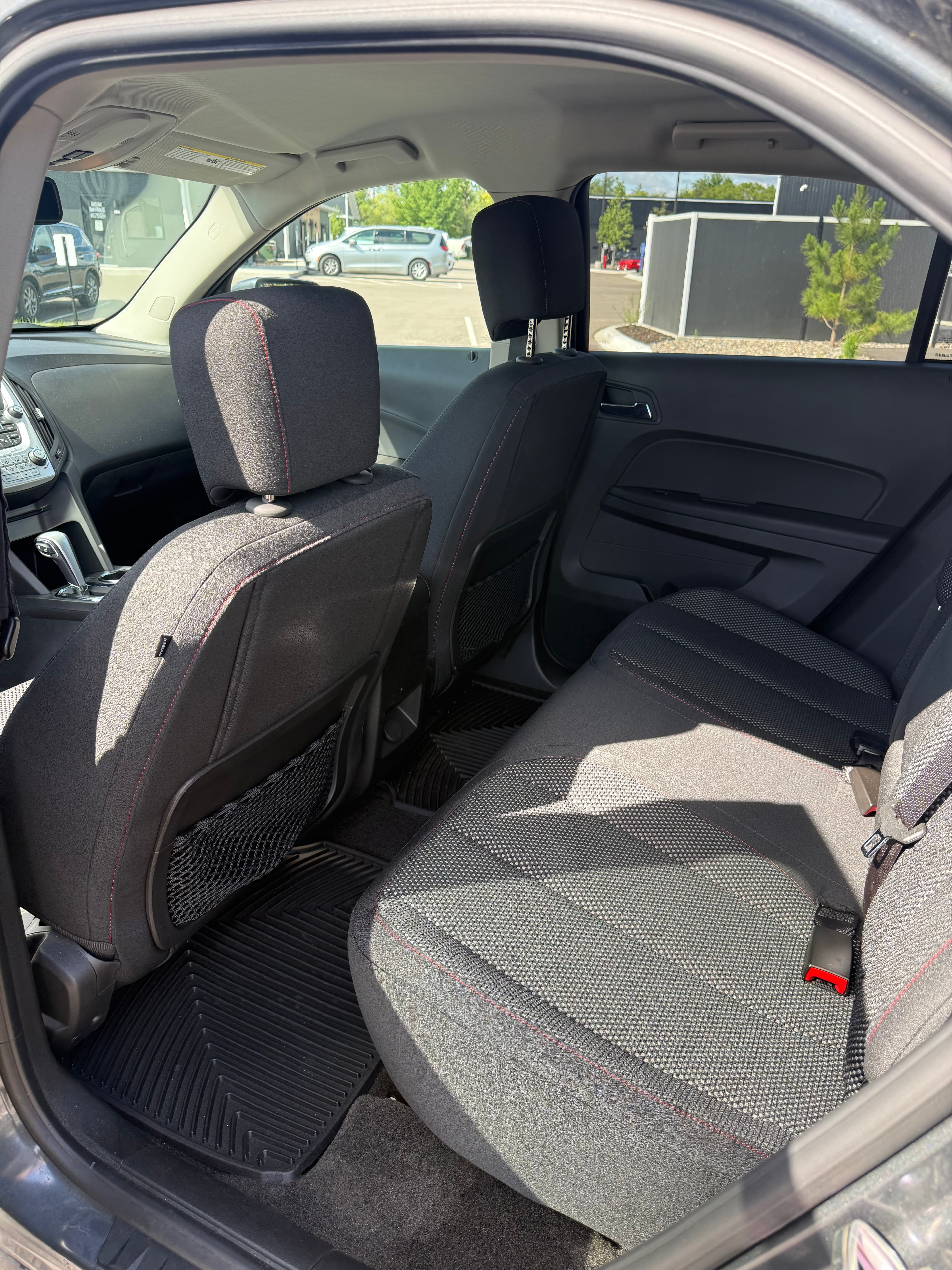 2011 Chevrolet Equinox 1LT — photo 10 of 15
