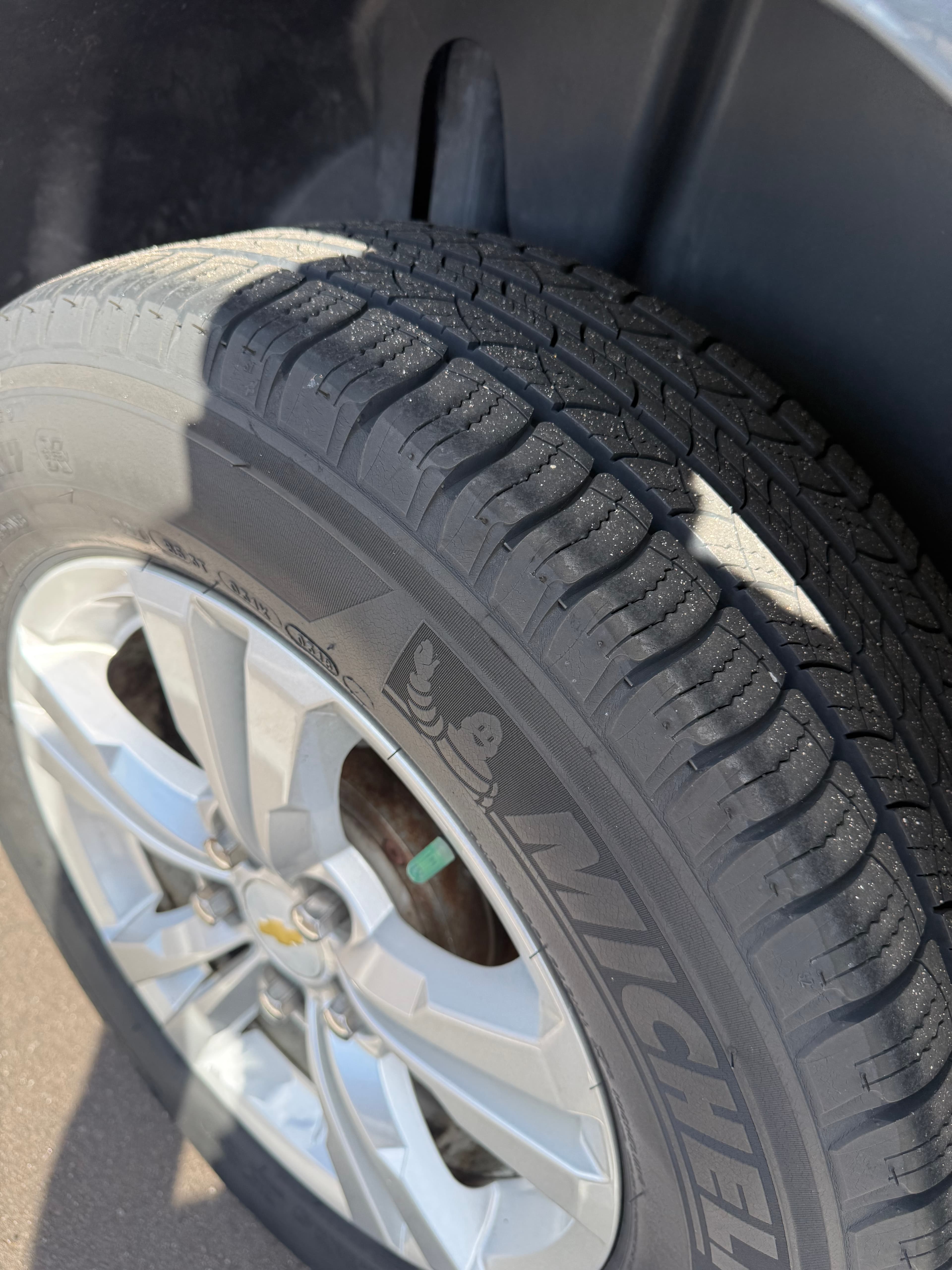 2011 Chevrolet Equinox 1LT — photo 13 of 15